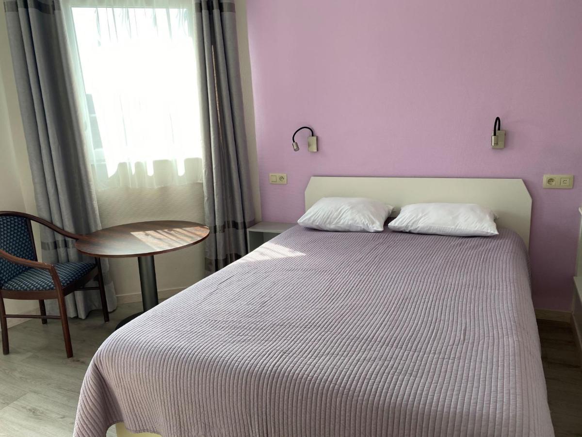 Hotel Les Acteurs 2*